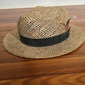 Vintage Capas Headwear stylish Straw Fedora with Black Band and Feathers - Sz. M